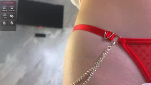 Snapshot of miss_bubbles chatting on October 8, 12:37 am Sandy online show from October 8, 12:37 am