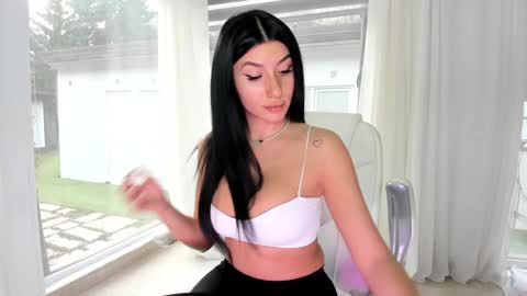 miss_diamond__ online show from February 4, 7:18 am