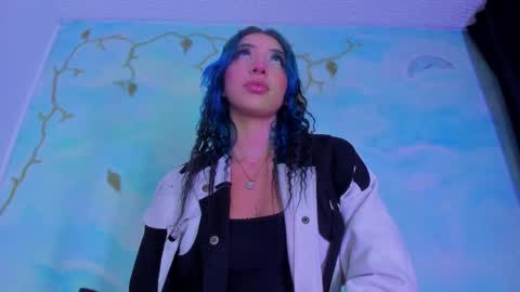 miss_evans_ online show from December 4, 1:08 am