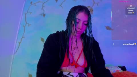 miss_evans_ online show from November 19, 8:03 am