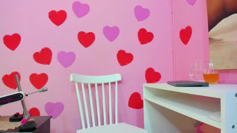 Snapshot of miss_flora chatting on February 21, 10:48 pm Monica Patricia online show from February 21, 10:48 pm