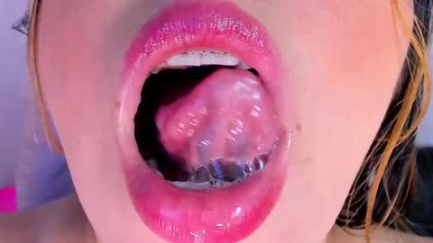 Snapshot of miss_francheska chatting on October 24, 1:07 pm Francheska online show from October 24, 1:07 pm