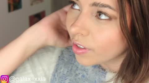 Snapshot of miss_galaxxia chatting on December 3, 10:29 pm Elisabeth IG galax xxia online show from December 3, 10:29 pm