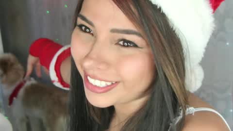 Snapshot of miss_galaxxia chatting on December 25, 4:44 am Elisabeth IG galax xxia online show from December 25, 4:44 am