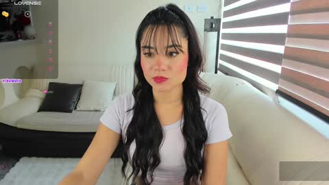 Snapshot of miss_ginebra_1 chatting on February 5, 2:59 pm insta online show from February 5, 2:59 pm