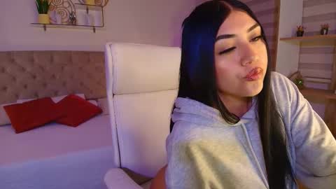 Juliana Mendoza online show from November 19, 2:11 am