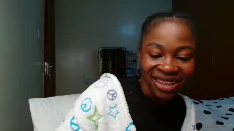 Snapshot of miss_kiarrafit chatting on December 8, 7:54 pm Miss Kiarrafit online show from December 8, 7:54 pm