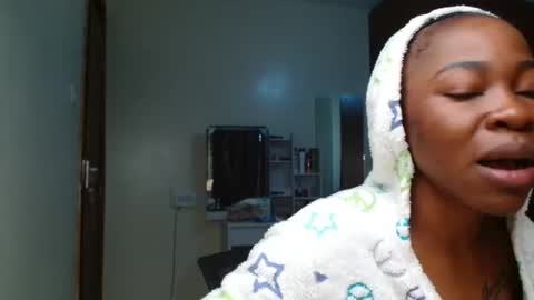 Snapshot of miss_kiarrafit chatting on December 13, 8:43 am Miss Kiarrafit online show from December 13, 8:43 am