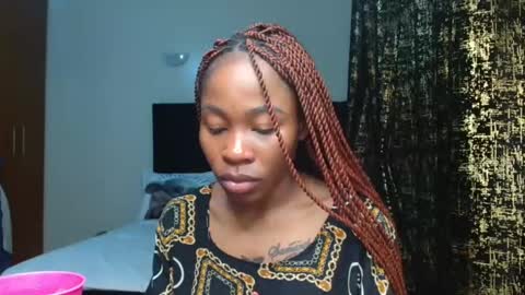 Snapshot of miss_kiarrafit chatting on February 13, 4:00 am Miss Kiarrafit online show from February 13, 4:00 am