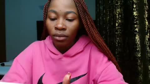 Snapshot of miss_kiarrafit chatting on February 6, 6:13 pm Miss Kiarrafit online show from February 6, 6:13 pm