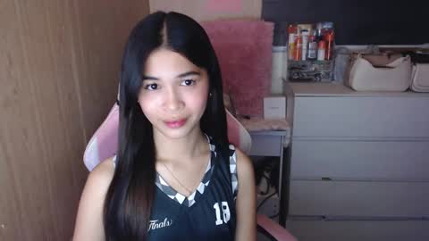 Snapshot of miss_lei18 chatting on March 9, 2:43 pm leii online show from March 9, 2:43 pm