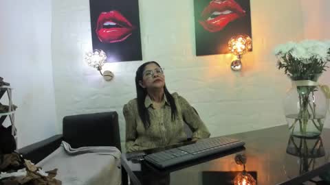 Snapshot of miss_lucero1 chatting on March 3, 1:38 am lucero online show from March 3, 1:38 am