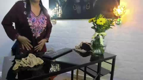 Snapshot of miss_lucero1 chatting on February 13, 12:35 am lucero online show from February 13, 12:35 am