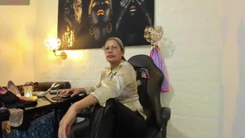 Snapshot of miss_lucero1 chatting on September 30, 3:12 am lucero online show from September 30, 3:12 am