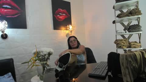 Snapshot of miss_lucero1 chatting on March 10, 10:02 pm lucero online show from March 10, 10:02 pm