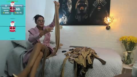 Snapshot of miss_lucero1 chatting on January 26, 2:03 am lucero online show from January 26, 2:03 am