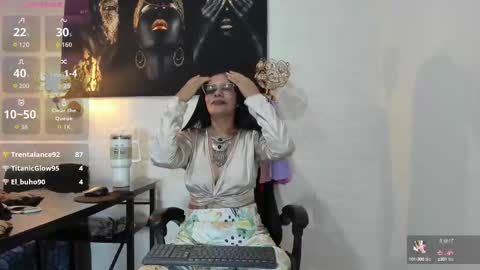 Snapshot of miss_lucero1 chatting on October 1, 3:22 am lucero online show from October 1, 3:22 am