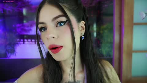 miss_lucyla online show from December 13, 11:13 am