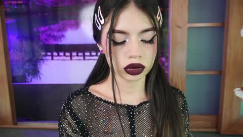 miss_lucyla online show from December 17, 11:06 am