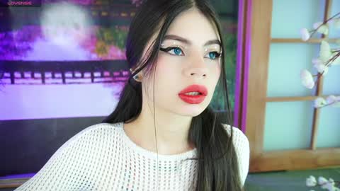 miss_lucyla online show from December 11, 10:58 am