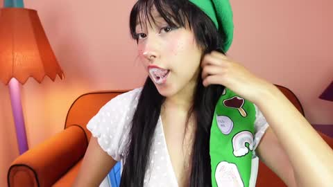 Snapshot of miss_maru chatting on January 17, 6:44 pm Maru online show from January 17, 6:44 pm