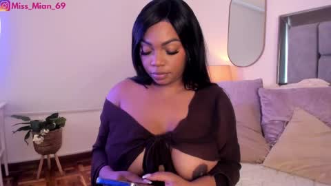 Snapshot of miss_mian chatting on October 8, 8:35 pm Mian online show from October 8, 8:35 pm