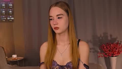 Snapshot of miss_nicoletta chatting on September 23, 11:47 pm Nicole online show from September 23, 11:47 pm