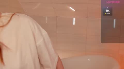 Snapshot of miss_redfox chatting on October 3, 9:47 am Margo online show from October 3, 9:47 am