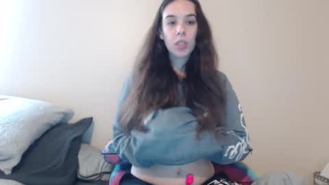 Bella online show from December 11, 4:09 pm