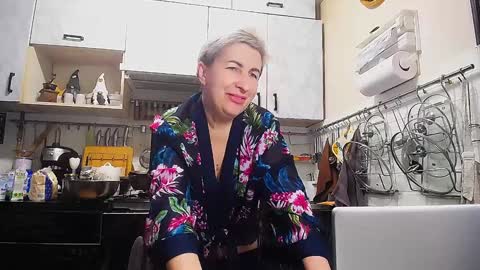 Snapshot of miss_tasha_kom chatting on January 25, 2:37 am miss_tasha_kom online show from January 25, 2:37 am