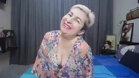 Snapshot of miss_tasha_kom chatting on December 2, 7:10 am miss_tasha_kom online show from December 2, 7:10 am