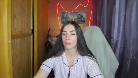 Snapshot of miss_tasy chatting on February 18, 6:04 am Melanie January 15th is my birthday there will be an interesting show online show from February 18, 6:04 am