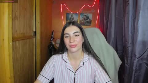 Snapshot of miss_tasy chatting on February 18, 4:05 pm Melanie January 15th is my birthday there will be an interesting show online show from February 18, 4:05 pm