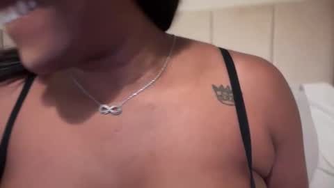 miss_tia_xo online show from September 12, 11:56 pm
