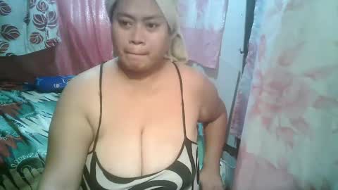 Snapshot of miss_v0lcan0 chatting on February 3, 11:42 am miss v0lcan0 online show from February 3, 11:42 am