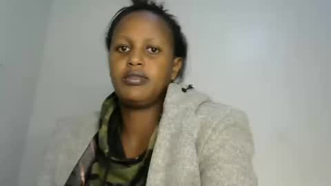 miss_vall online show from January 28, 7:00 pm