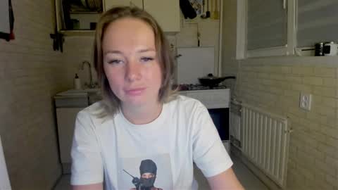 Snapshot of miss_you20 chatting on October 22, 9:09 pm miss_you20 online show from October 22, 9:09 pm