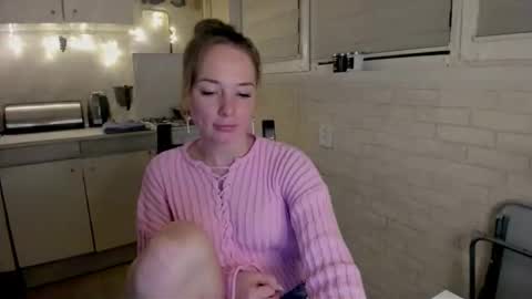 Snapshot of miss_you20 chatting on October 28, 9:30 pm miss_you20 online show from October 28, 9:30 pm