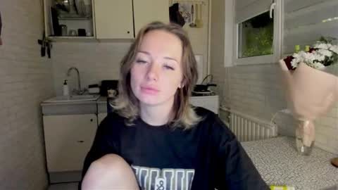 Snapshot of miss_you20 chatting on October 12, 12:35 am miss_you20 online show from October 12, 12:35 am