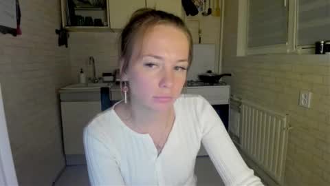 Snapshot of miss_you20 chatting on October 23, 9:10 pm miss_you20 online show from October 23, 9:10 pm