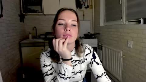 Snapshot of miss_you20 chatting on October 7, 8:46 pm miss_you20 online show from October 7, 8:46 pm