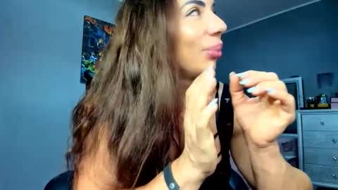 Snapshot of missale chatting on October 5, 7:19 pm Alesyamuscledoll online show from October 5, 7:19 pm