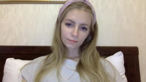 Alli not bb not babe not baby online show from December 11, 4:20 pm