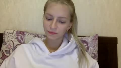 Alli not bb not babe not baby online show from December 12, 12:44 pm