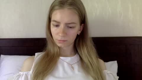 Alli not bb not babe not baby online show from January 10, 1:09 pm