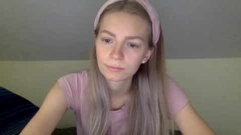 Alli not bb not babe not baby online show from January 11, 9:15 pm