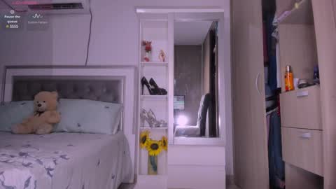 Snapshot of missameliah chatting on March 10, 12:51 am Ameliahs online show from March 10, 12:51 am