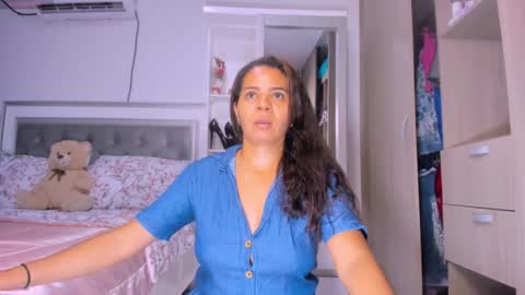 Snapshot of missameliah chatting on December 31, 3:01 am Ameliahs online show from December 31, 3:01 am