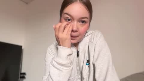 Ameliahs online show from October 3, 3:28 pm