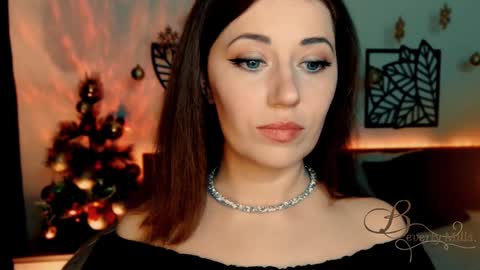 Snapshot of missbeverlymills chatting on December 28, 6:08 pm The divine Beverly online show from December 28, 6:08 pm